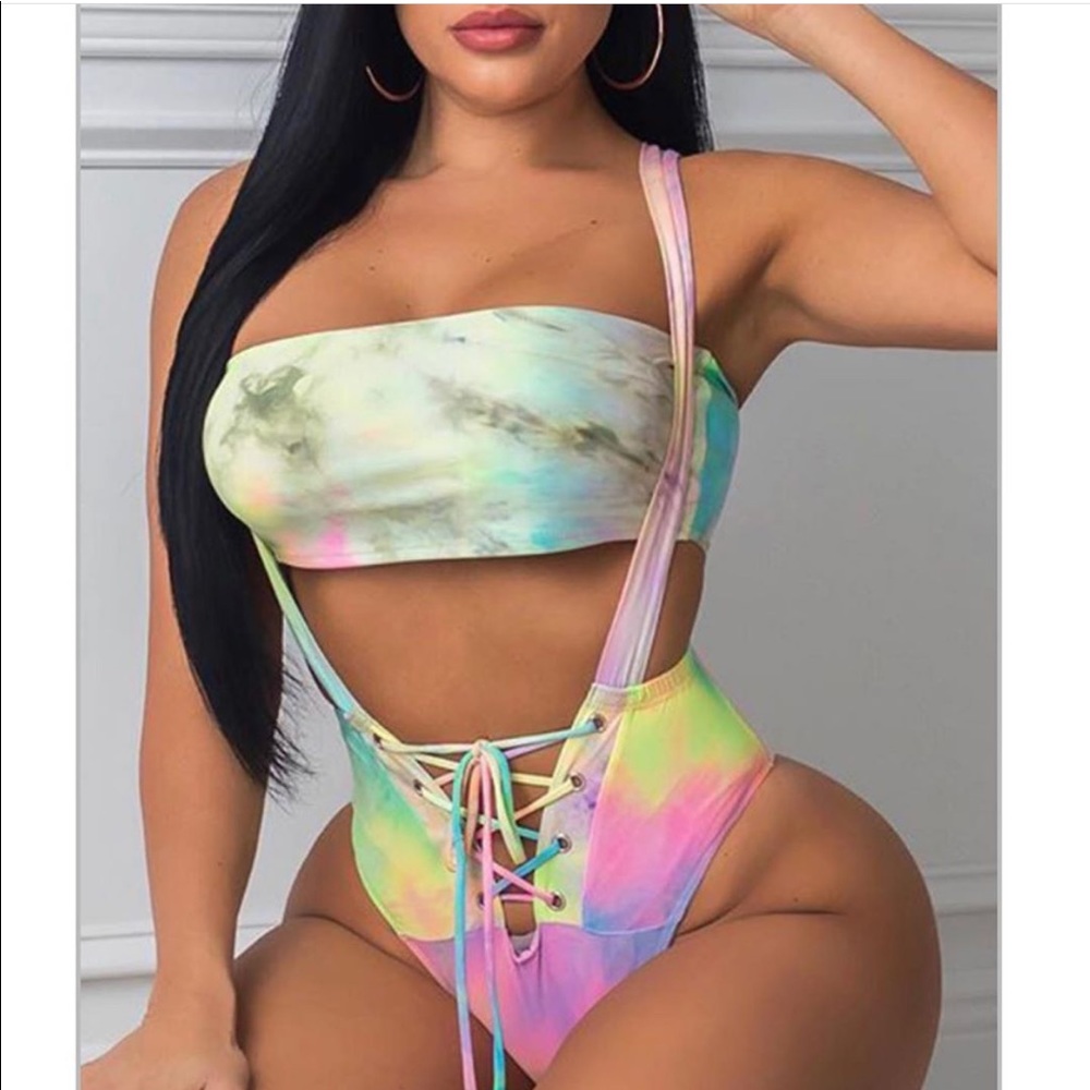 Women’s 2 pc. Set w/suspenders